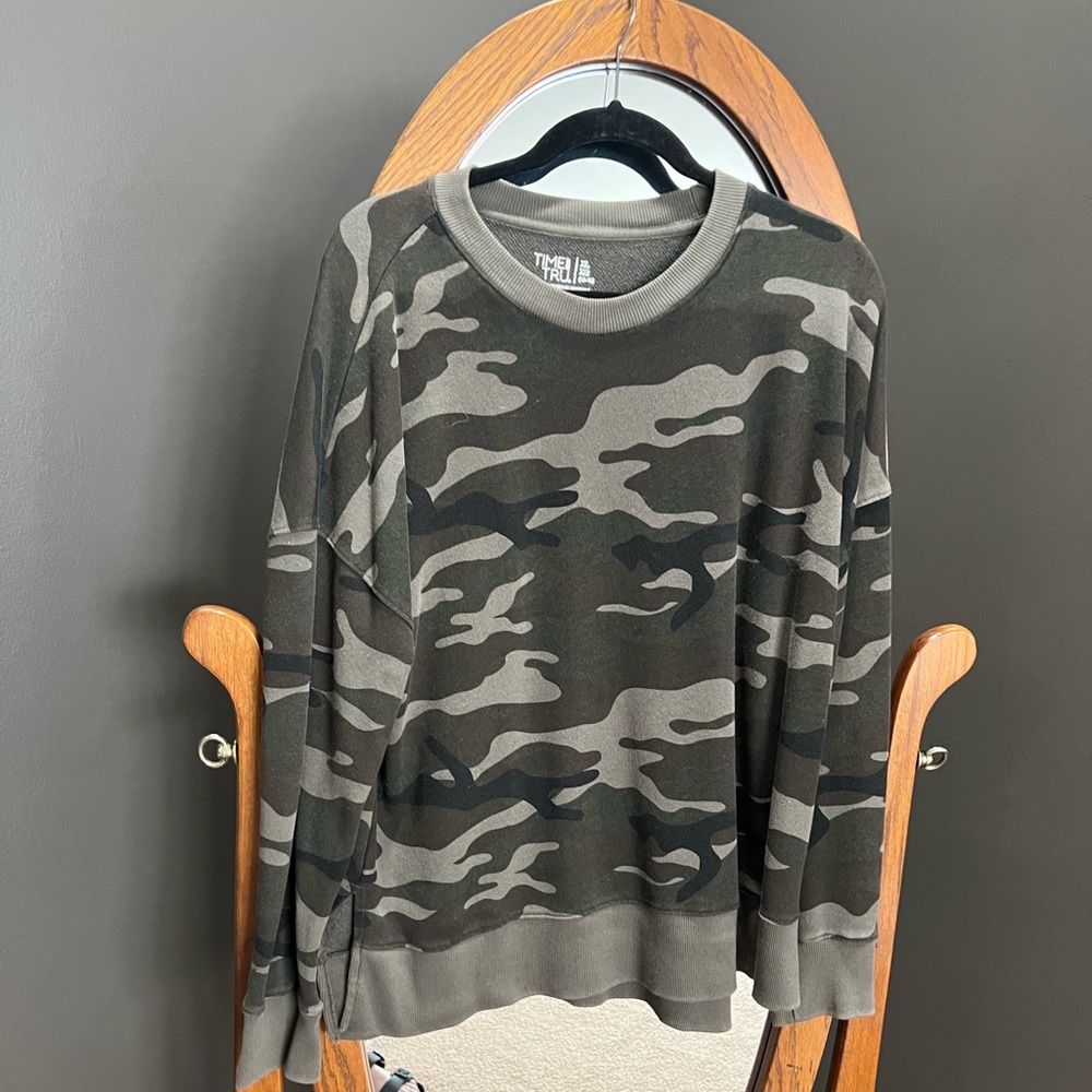 Time and Tru camo sweater